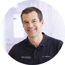 Dr. med. Jonas Hoffmann, Facharzt für Viszeralchirurgie und Experte für Lipödem-Behandlungen und Liposuktion